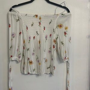 Flows floral top off the shoulder